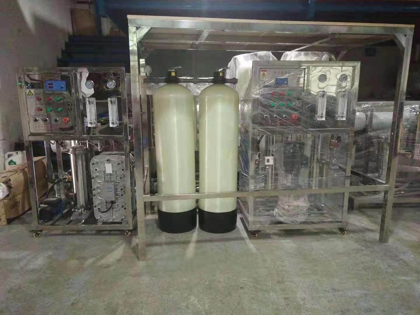 两个预处理罐的纯水设备